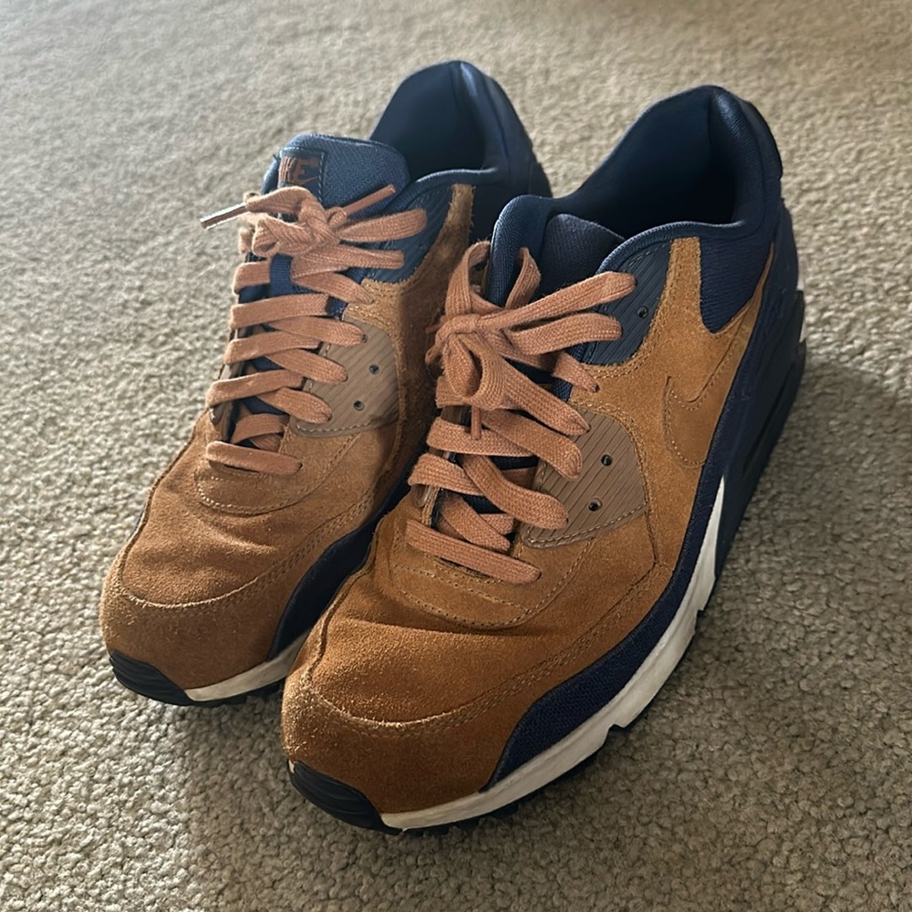 Nike Airmax Tan and blue
